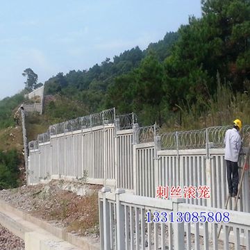厂家直销刺丝滚笼 刀片刺笼 热镀锌刀刺网