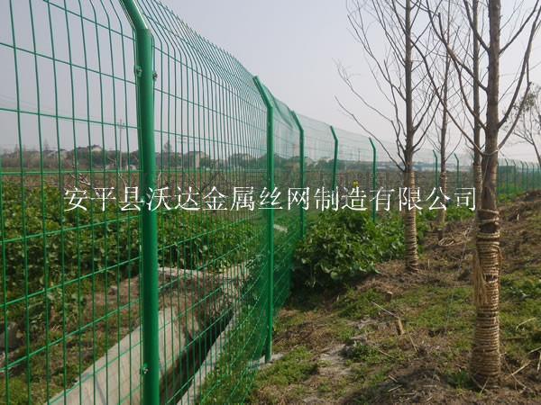 沃达供应双边护栏网 围墙护栏价格 山地护栏网