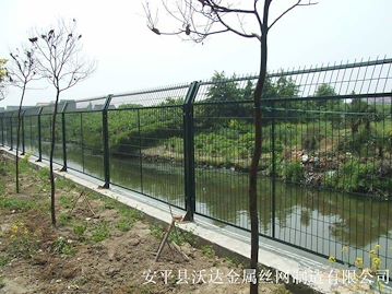 水源地护栏网 水库河道防护栏